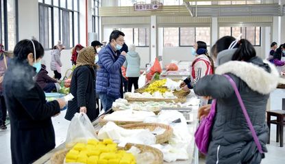 宣威來賓街道長征農貿市場開業 豆制品銷售紅火